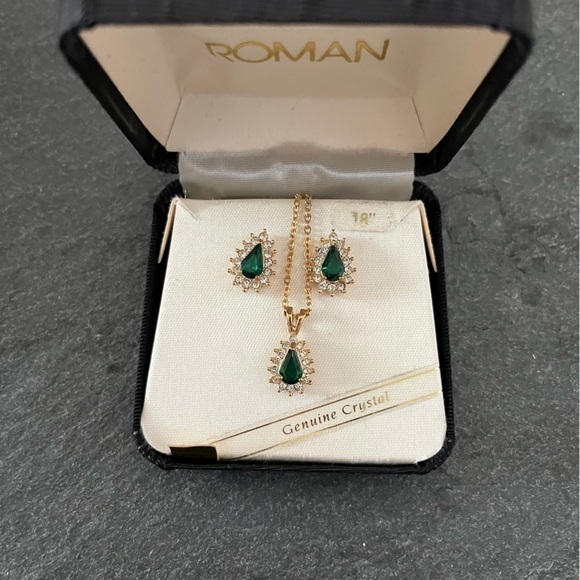 Green Crystal and Gold Tone Necklace & Earring Set - Picture 2 of 2